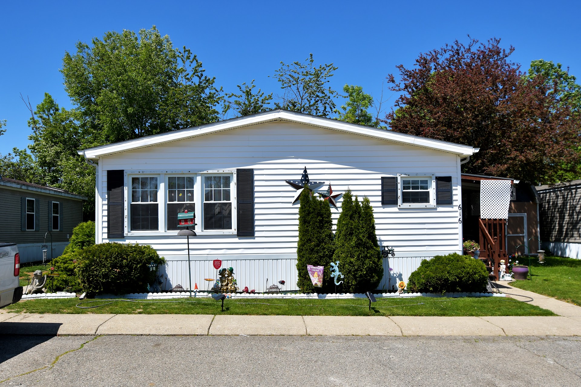cheap manufactured home, high-quality manufactured housing community in Michigan, buy energy-efficient, Clayton Homes, cheap