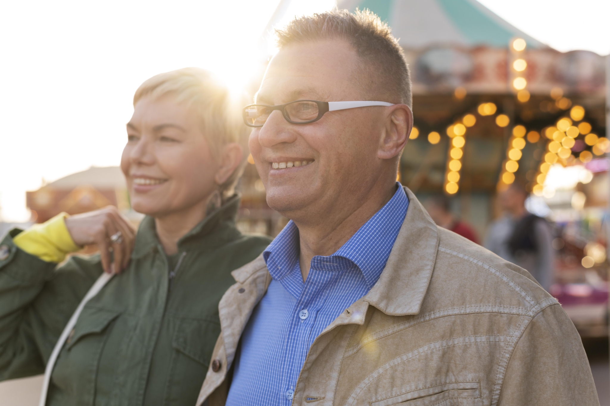 manufactured homes for rent, high-quality manufactured homes in southeastern Michigan, cute middle age couple having date sca